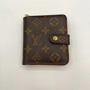 Louis Vuitton compact wallet monogram